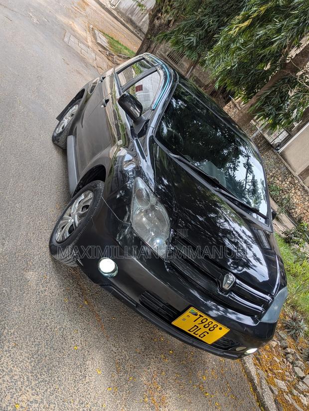 Toyota IST 2005 Black