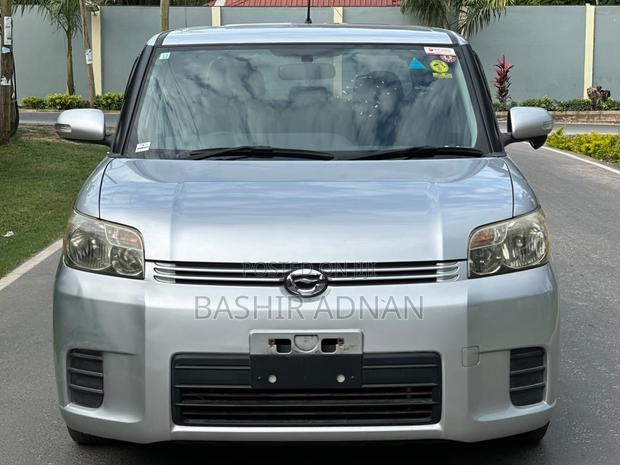 Toyota Corolla Rumion Hatchback 1.5 FWD 2009 Silver
