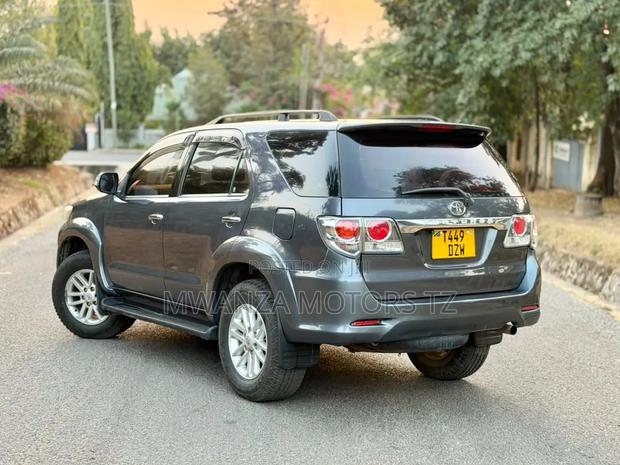 Toyota Fortuner 2013 Beige