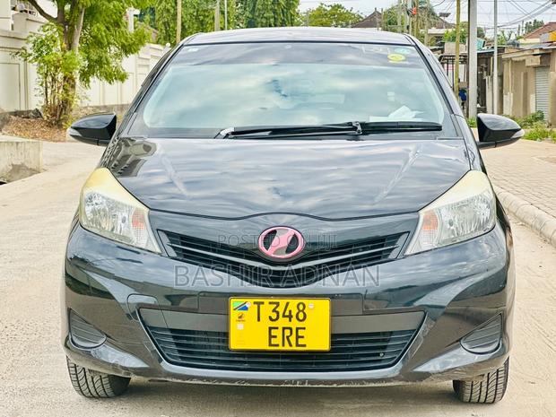 Toyota Vitz 1.0 FWD 5dr 2011 Black