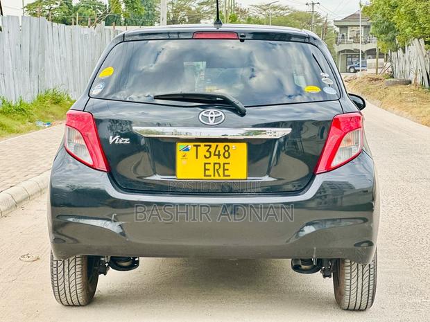 Toyota Vitz 1.0 FWD 5dr 2011 Black