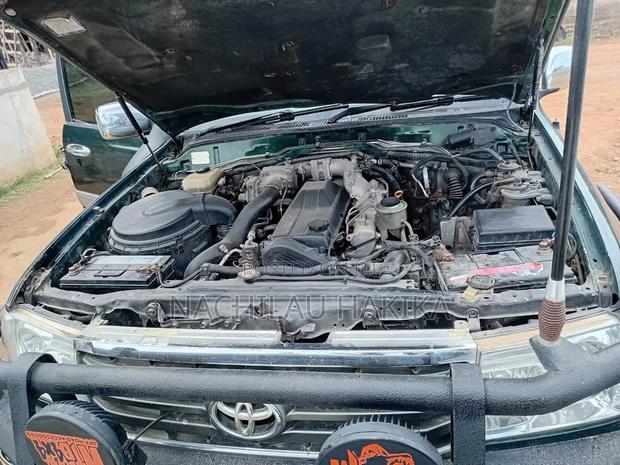Toyota Land Cruiser 2005 Green
