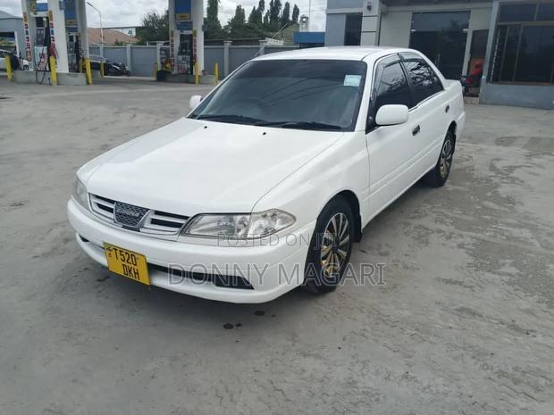 Toyota Carina 2000 White