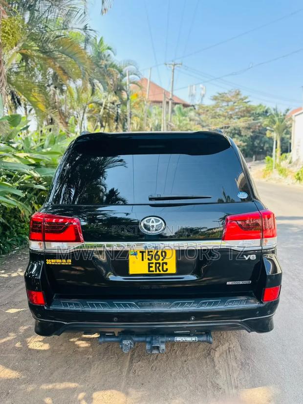 Toyota Land Cruiser 2017 Black