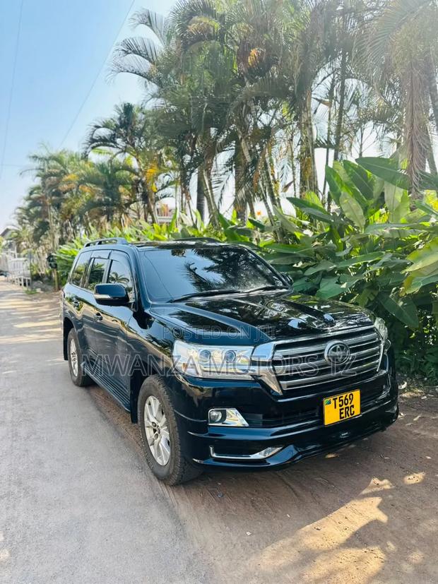 Toyota Land Cruiser 2017 Black