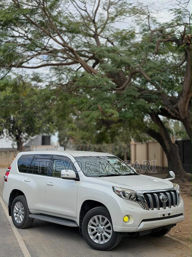Toyota Land Cruiser Prado 2016 White