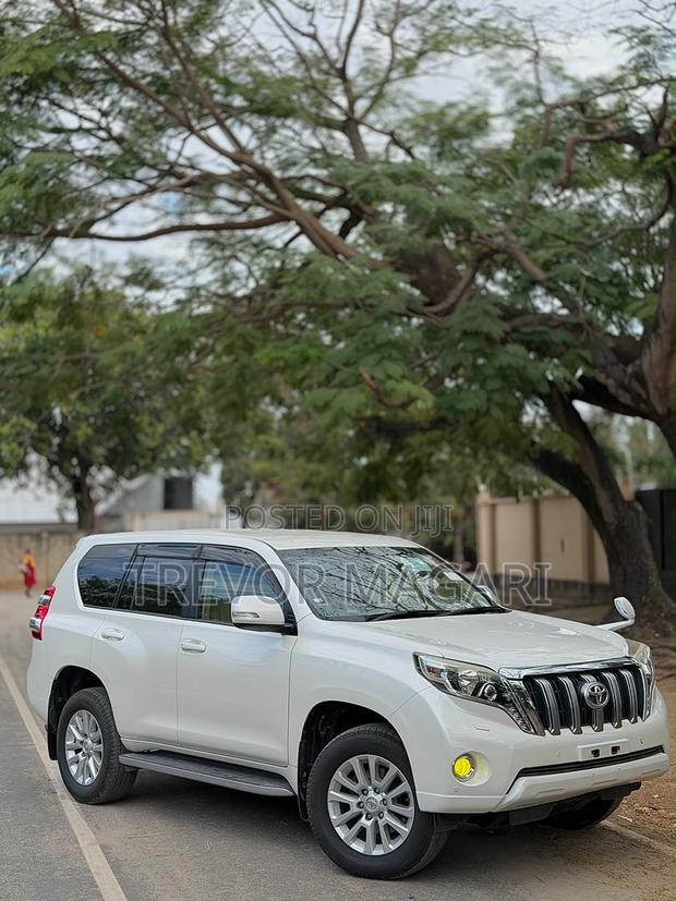 Toyota Land Cruiser Prado 2016 White