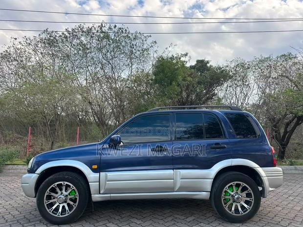 Suzuki Escudo 1995 Blue