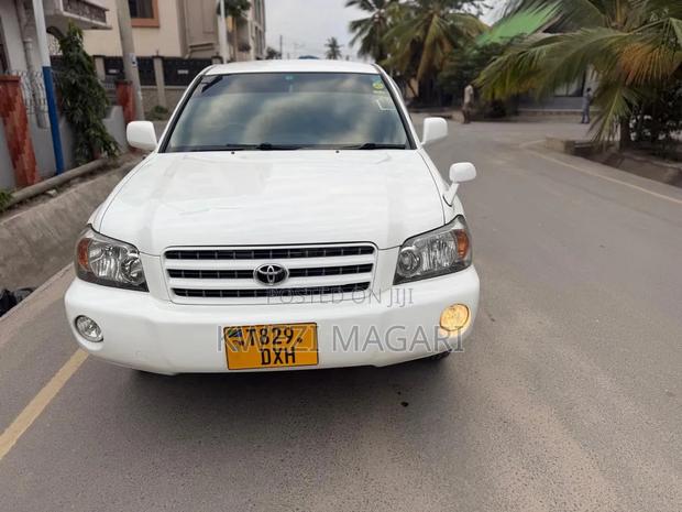 Toyota Kluger 2003 White