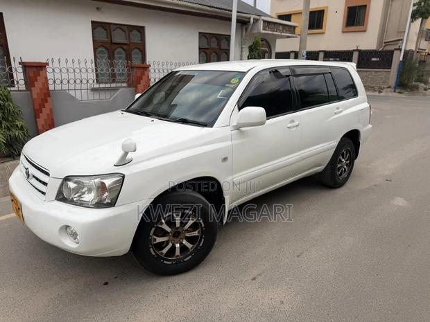 Toyota Kluger 2003 White