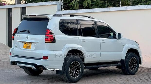 Toyota Land Cruiser Prado 2007 White