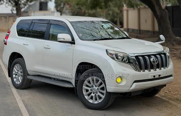 Toyota Land Cruiser Prado 2016 Off white