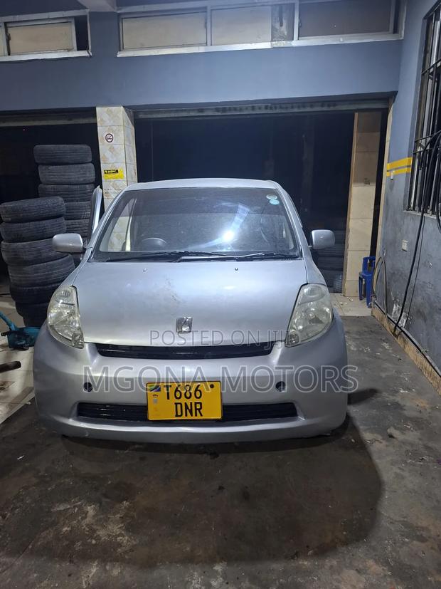 Toyota Passo 2005 White