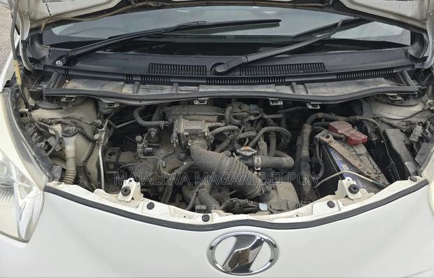 Toyota iQ 2008 White