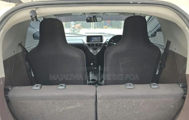 Toyota iQ 2008 White