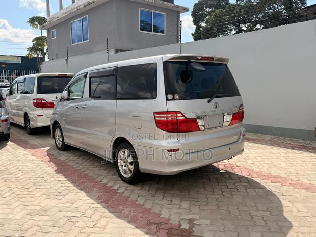 Toyota Alphard 2006 Silver