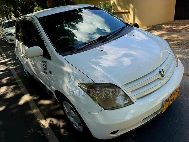 Toyota IST 2007 White