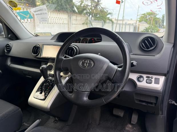 Toyota Rumion 1.5 FWD 2023 Maroon