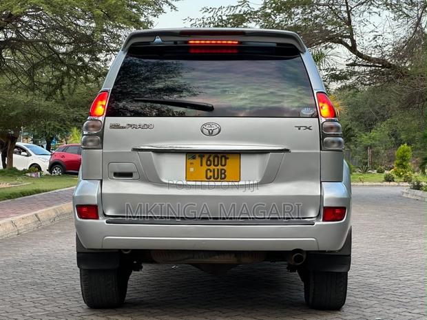 Toyota Land Cruiser Prado 2006 Silver