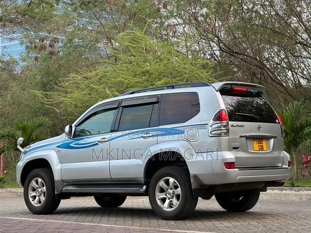 Toyota Land Cruiser Prado 2006 Silver
