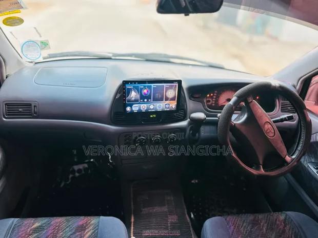 Toyota Noah 2001