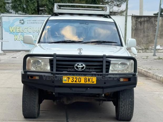 Toyota Land Cruiser Prado 2001 White