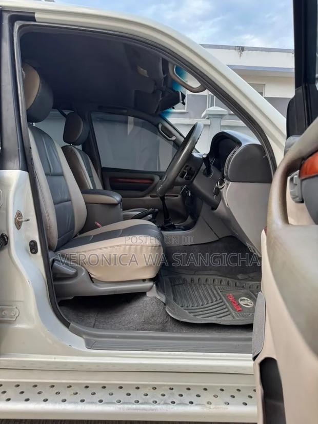 Toyota Land Cruiser Prado 2001 White
