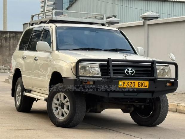 Toyota Land Cruiser Prado 2001 White