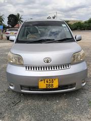 Toyota Porte 2005 Silver for sale