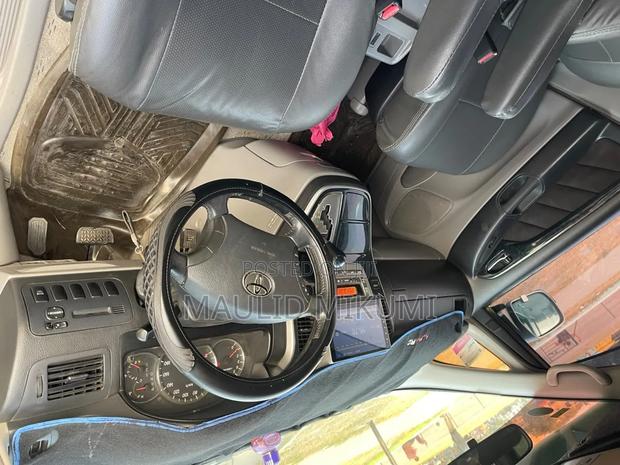 Toyota Alphard 2004 Silver