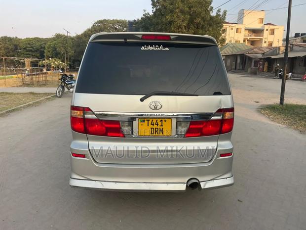 Toyota Alphard 2004 Silver