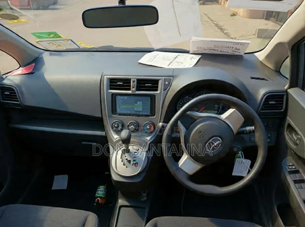 Toyota Ractis 2011 White