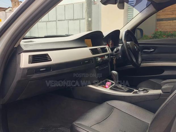 BMW 320i 2010 Silver