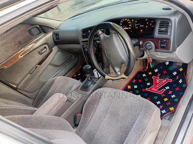 Toyota Cresta 1999 Silver