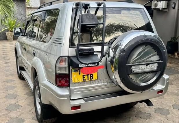 Toyota Land Cruiser Prado 2002 Silver
