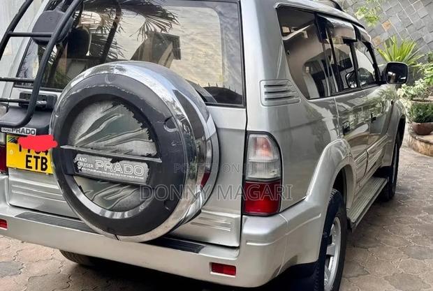Toyota Land Cruiser Prado 2002 Silver
