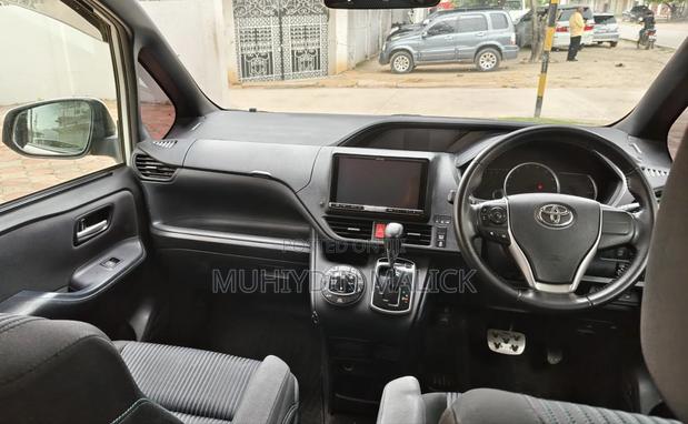 Toyota Voxy 2015 White