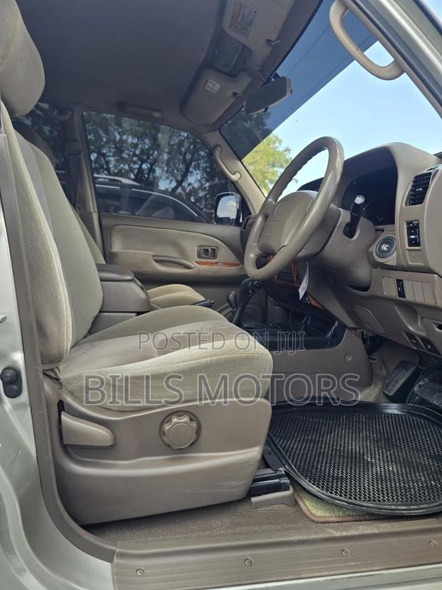 Toyota Land Cruiser Prado 2002 Silver