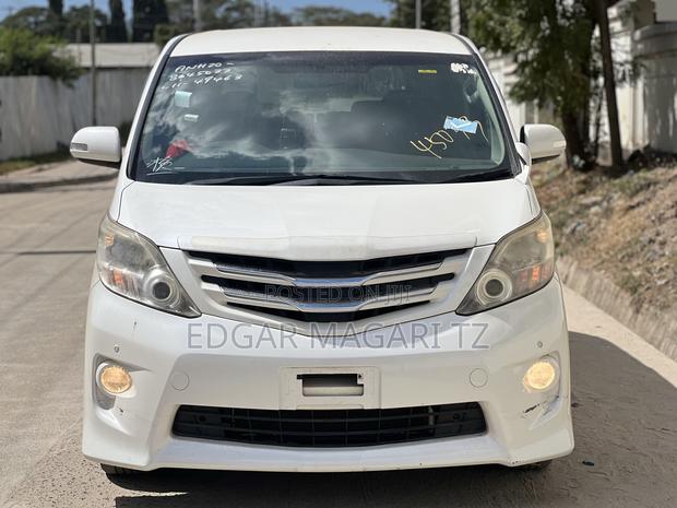 Toyota Alphard 2010 White
