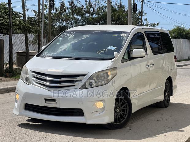 Toyota Alphard 2010 White