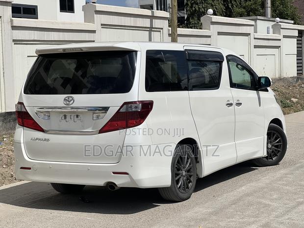 Toyota Alphard 2010 White