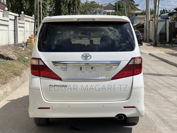 Toyota Alphard 2010 White