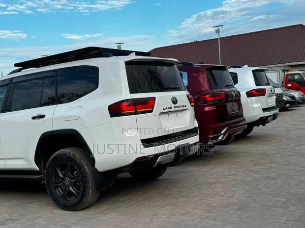 Toyota Land Cruiser 2024 White