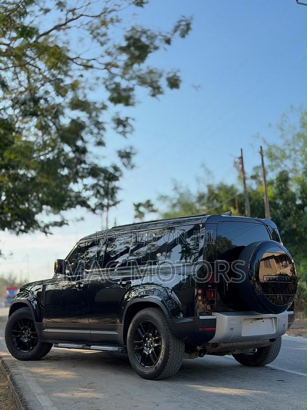 Land Rover Defender 2022 Black