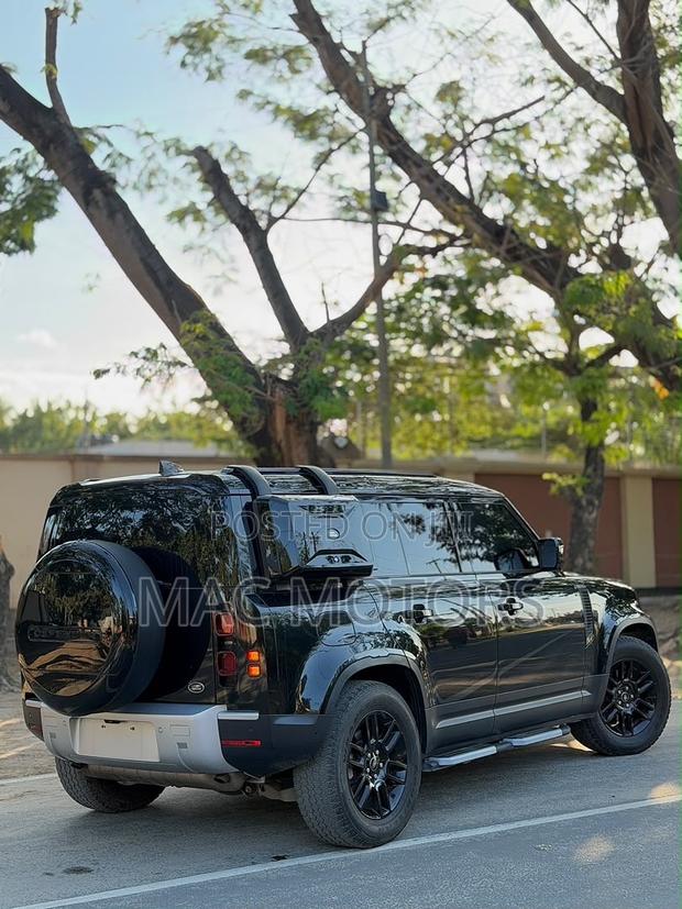 Land Rover Defender 2022 Black