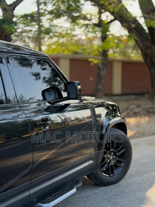 Land Rover Defender 2022 Black