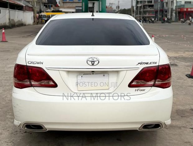 Toyota Crown 2009 Pearl