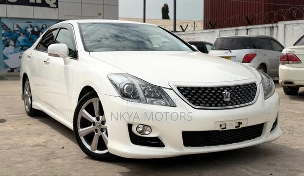 Toyota Crown 2009 Pearl