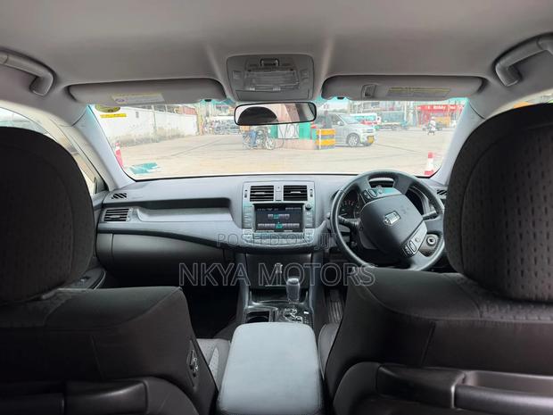 Toyota Crown 2009 Pearl