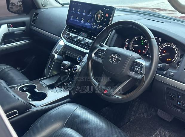Toyota Land Cruiser 2013 Red